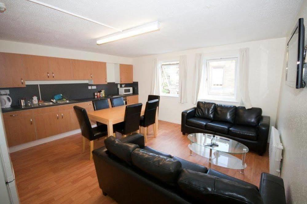 Destiny Student - Meadow Court Lägenhet Edinburg Exteriör bild