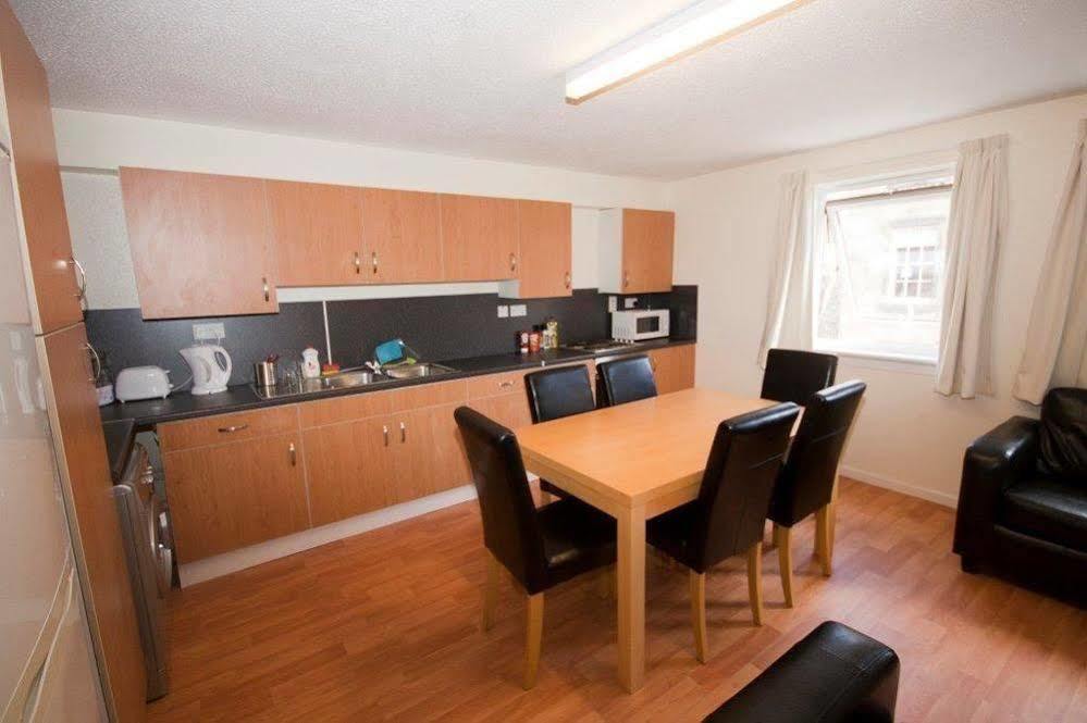 Destiny Student - Meadow Court Lägenhet Edinburg Exteriör bild